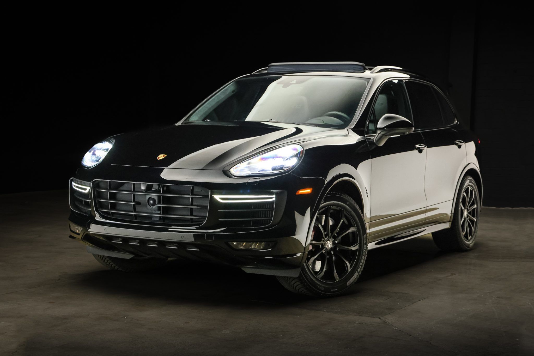 2016 Porsche Cayenne GTS