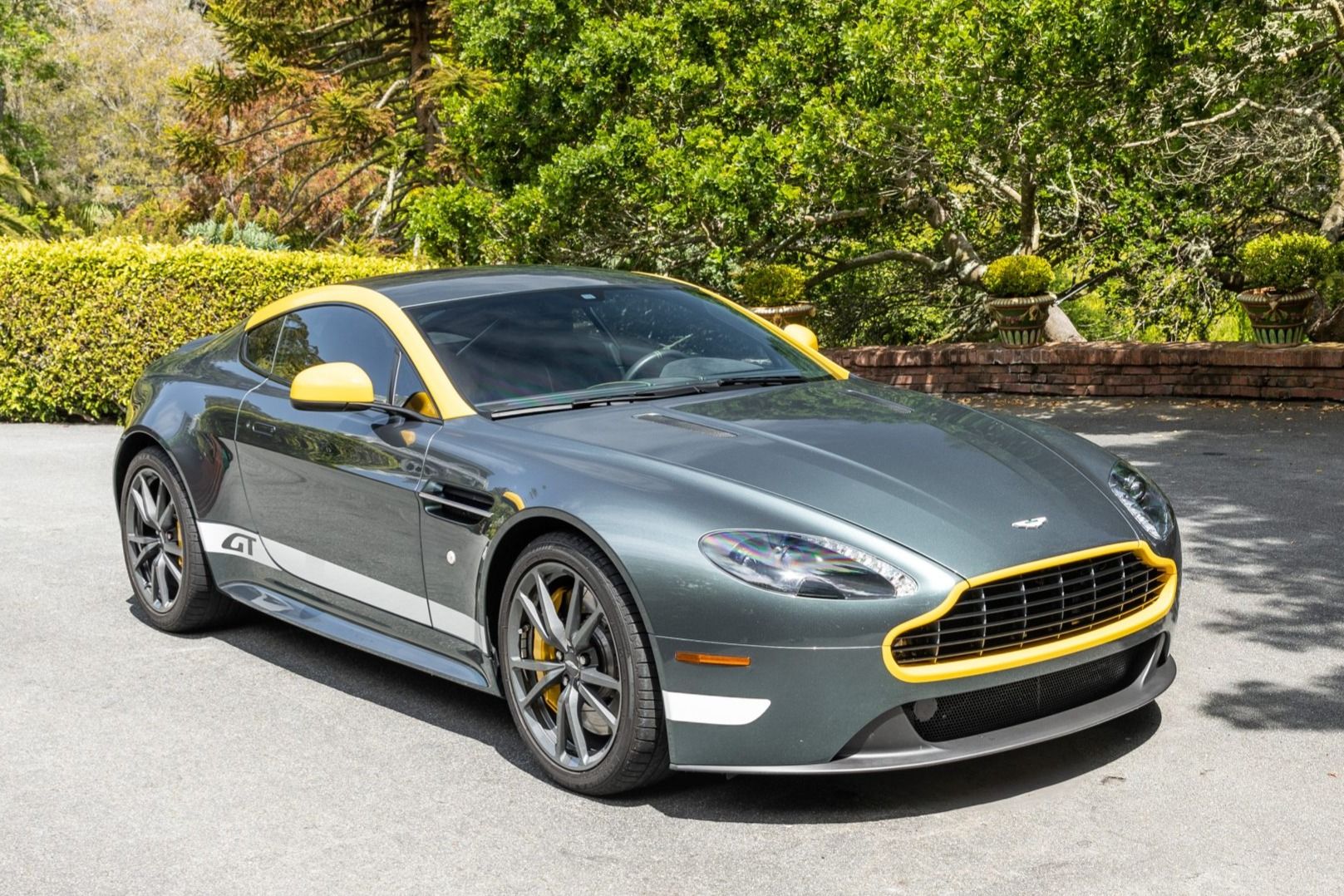 2015 Aston Martin Vantage V8