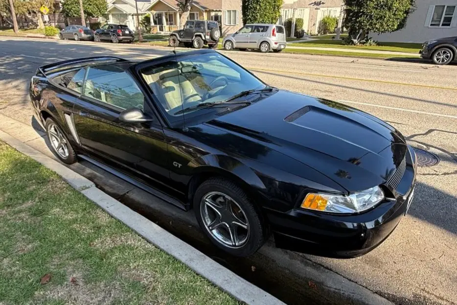 2000 Ford Mustang GT Convertible