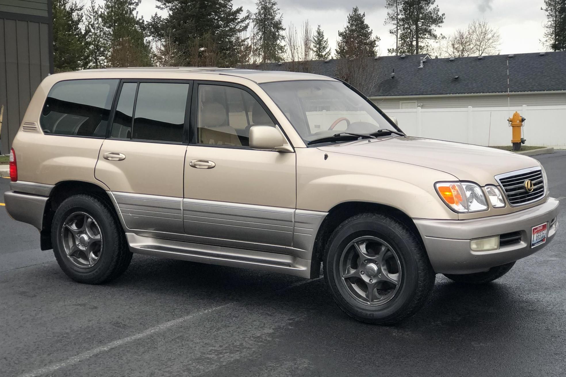 2000 Lexus LX