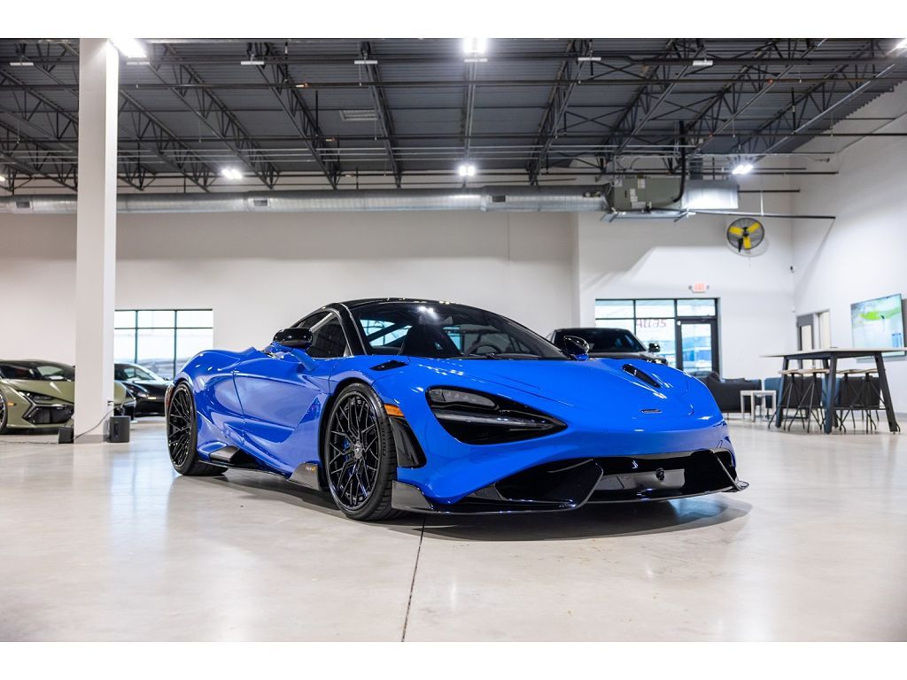 2021 McLaren 765LT Coupe