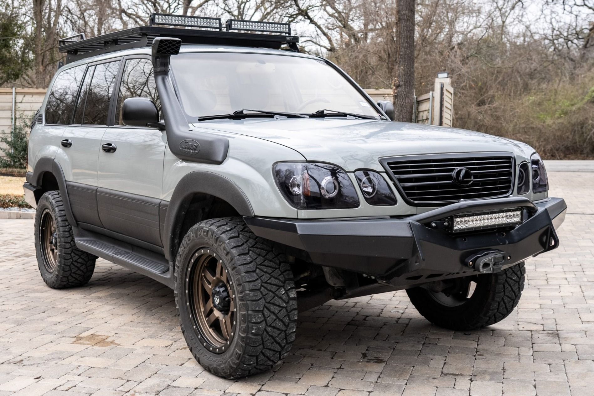1999 Lexus LX