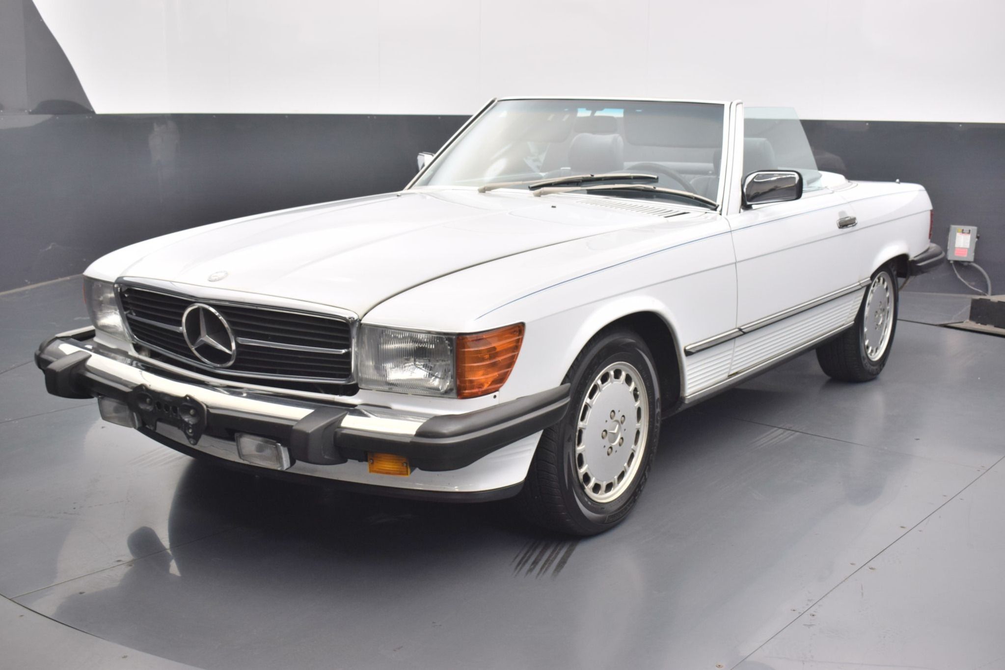 1989 Mercedes-Benz SL-Class 560SL