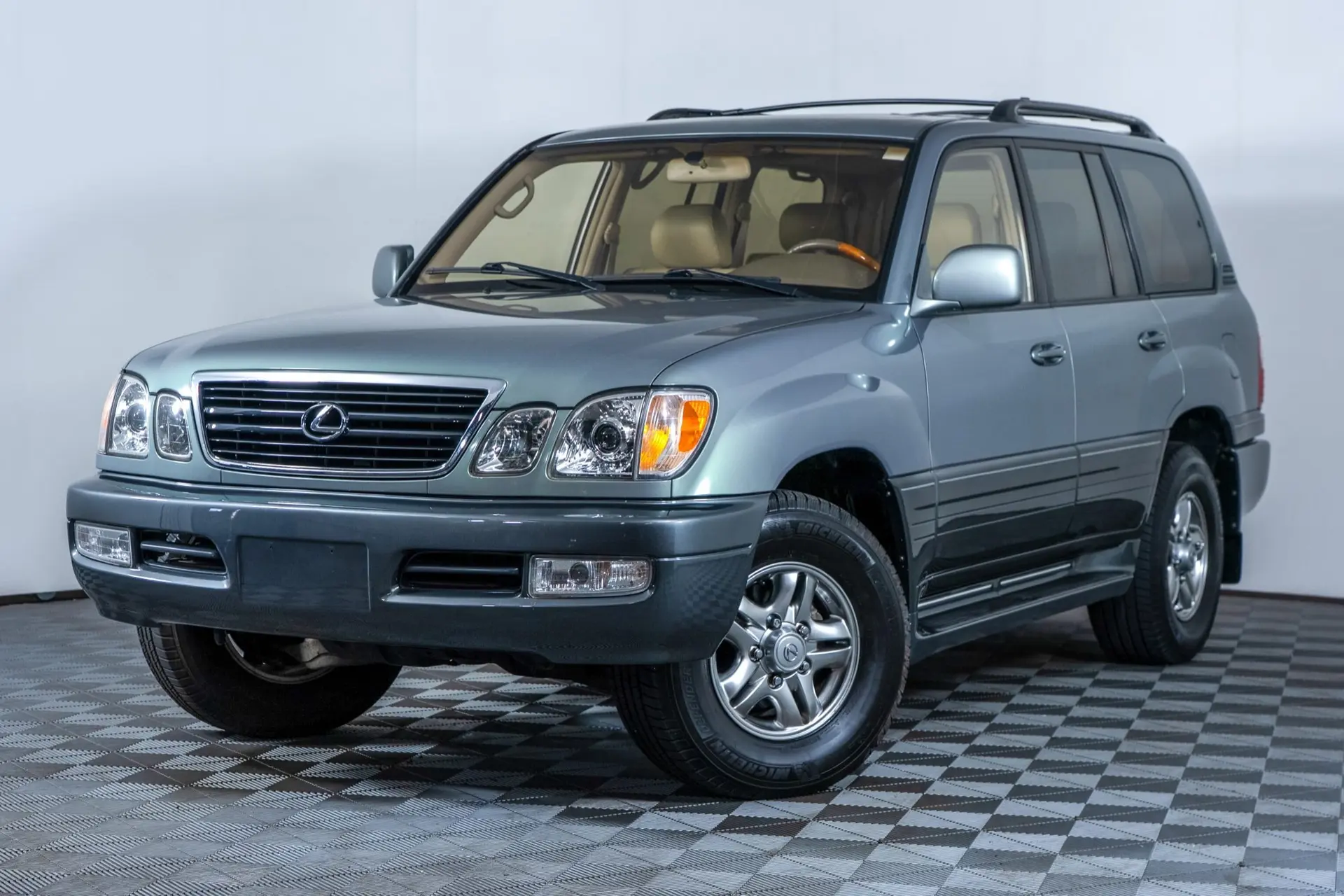 2002 Lexus LX