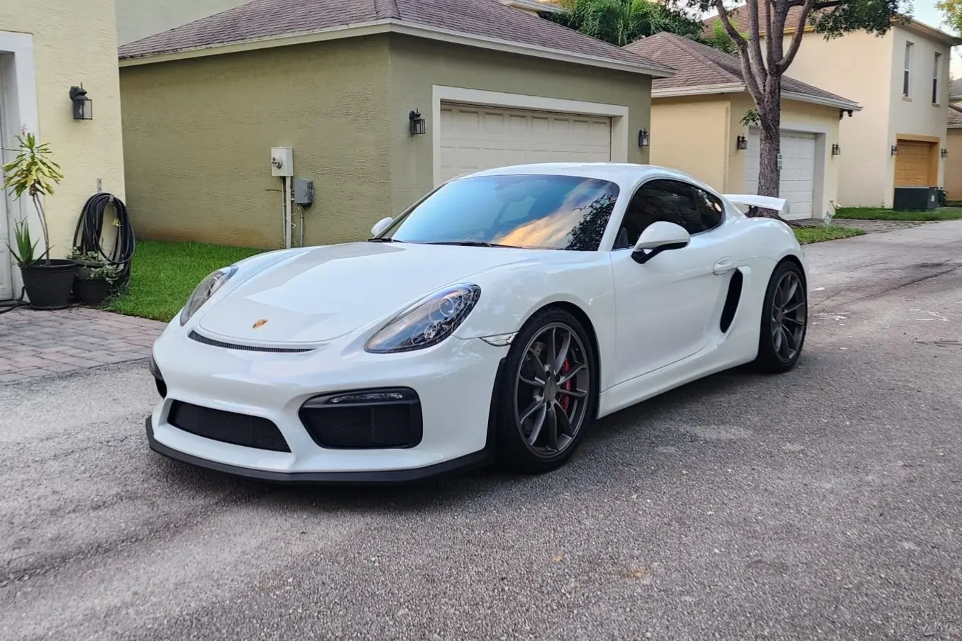 2016 Porsche Cayman GT4