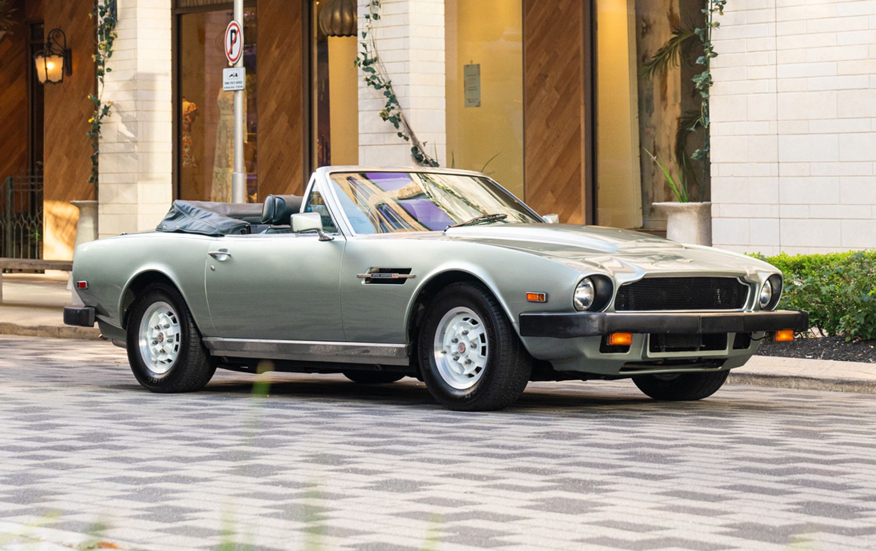 1980 Aston Martin V8 Volante