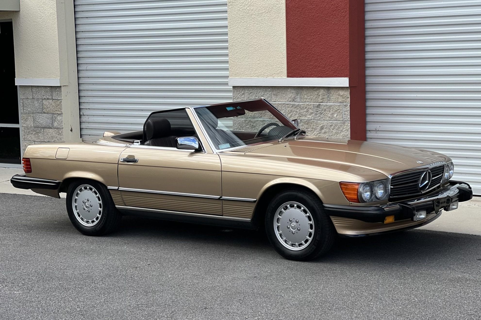 1986 Mercedes-Benz SL-Class 560SL