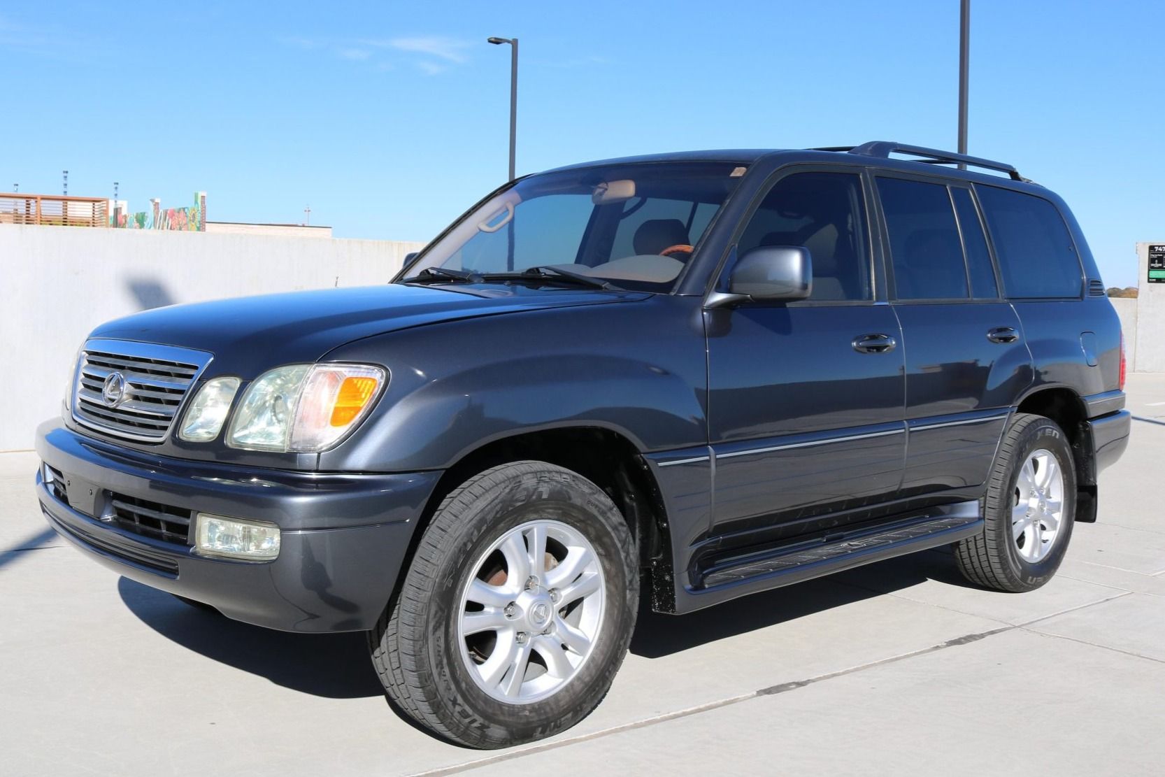 2003 Lexus LX