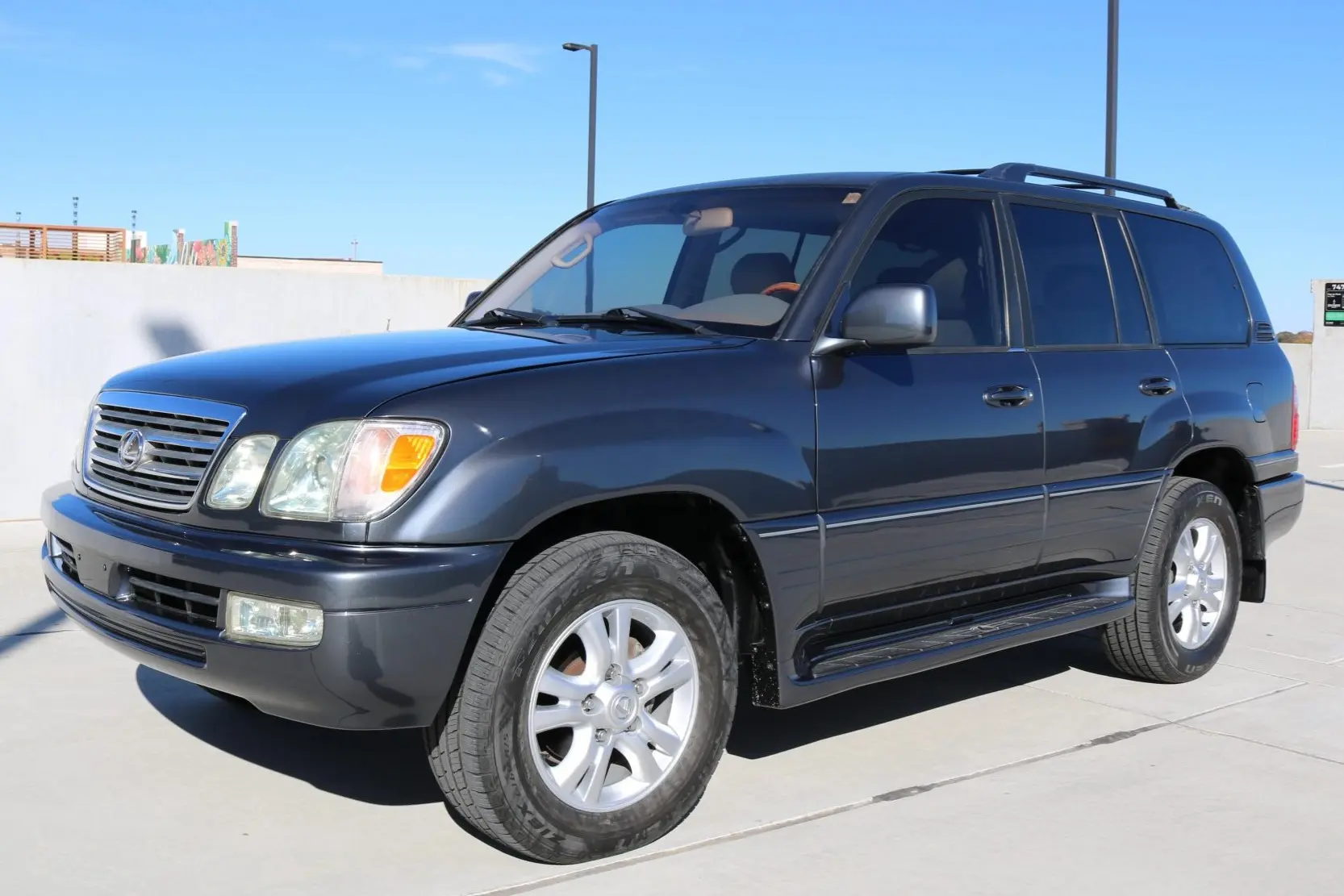 2003 Lexus LX